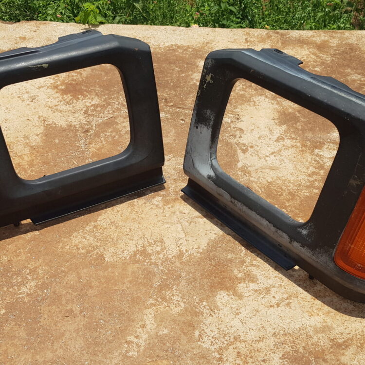 Land Rover Discovery 1 200 tdi used Headlight indicator Finisher Housing