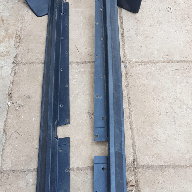 Land Rover Discovery 2 Side Step Trim with front Mud Flaps