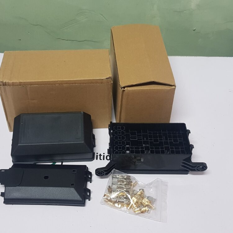 Universal Car Fuse & Relay Box