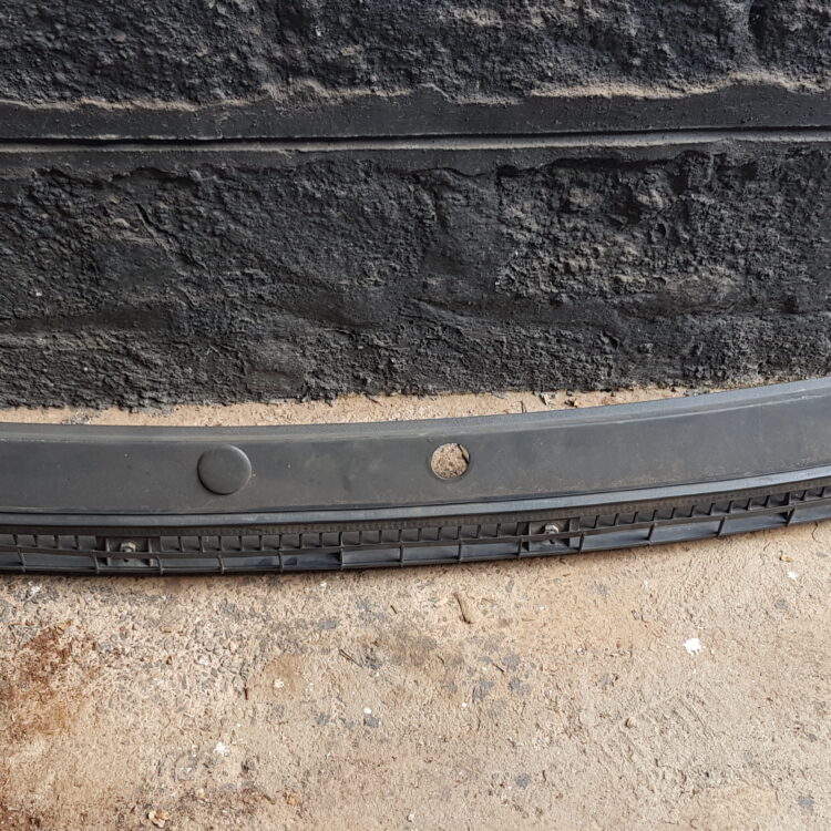 Land Rover Discovery 1 Windshield cowl