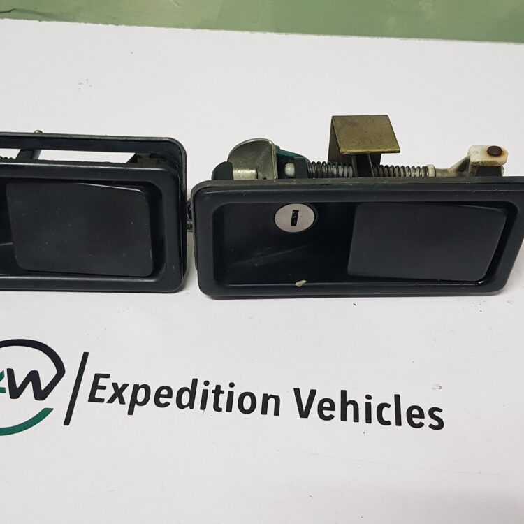 Land Rover Discovery 1 Right Side Door lock with key