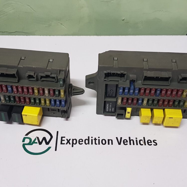 Land Rover Discovery 2 Driver footwell fuse box