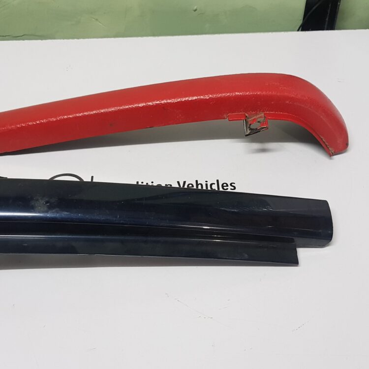 Land Rover Discovery 2 Left Headlight finisher