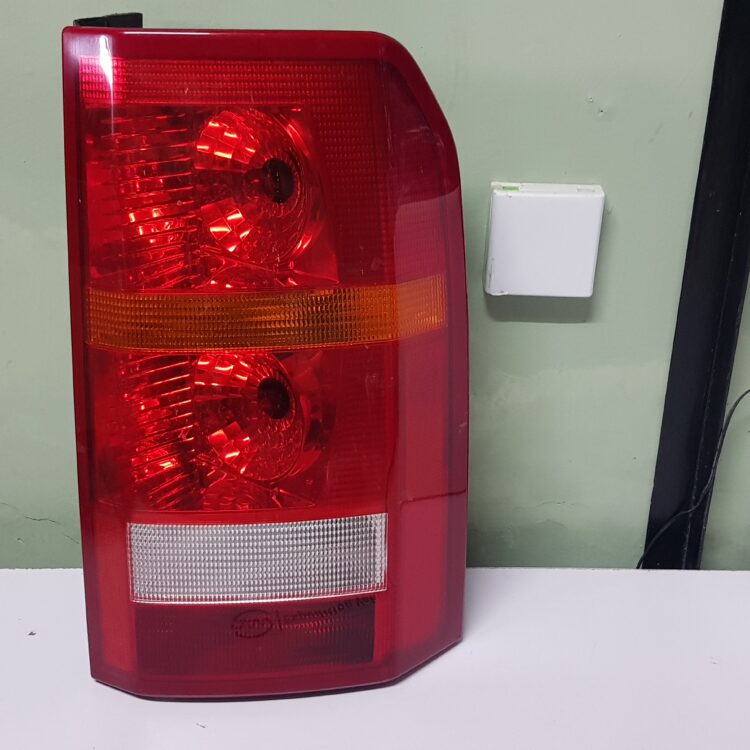 Land Rover Discovery 3 Right Rear light