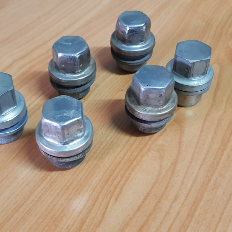 Land Rover Discovery 1 Alloy used  Wheel nuts
