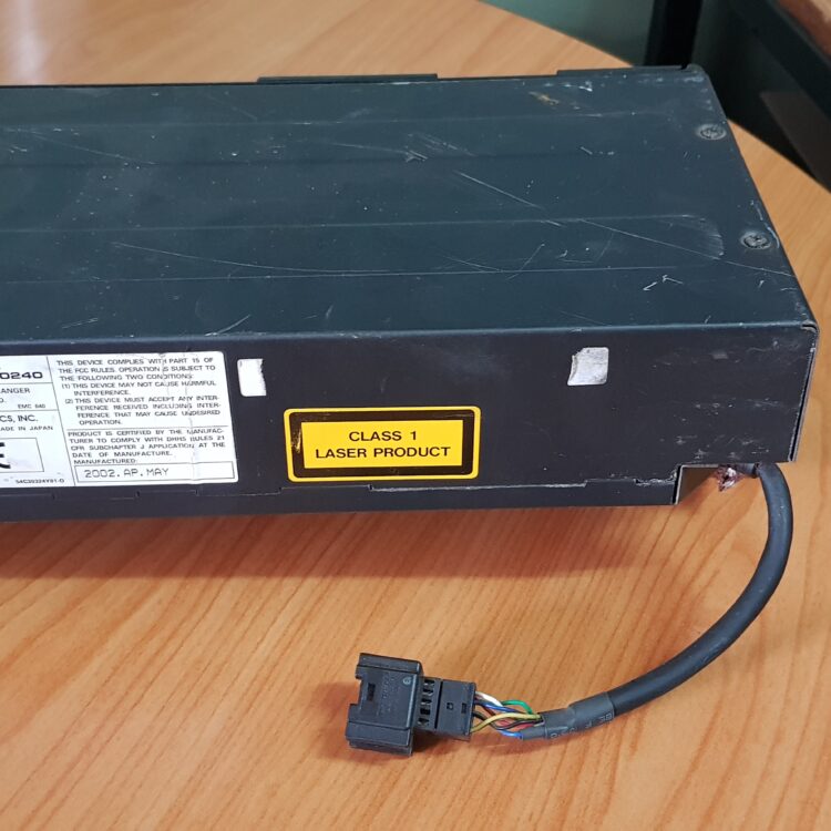 Land rover discovery 2 td5  CD Multi changer alpine discs