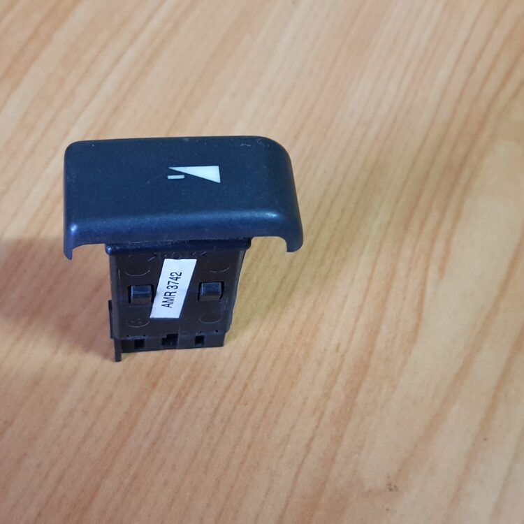 Land Rover Discovery 1 Volume Down Switch
