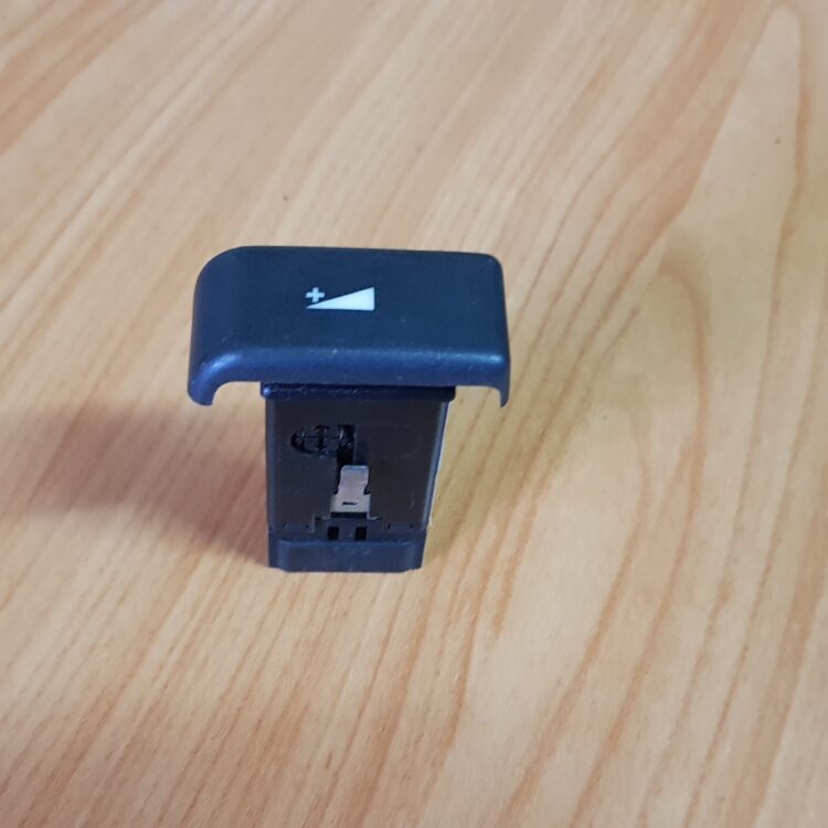 Land Rover Discovery 1 Volume Up Switch