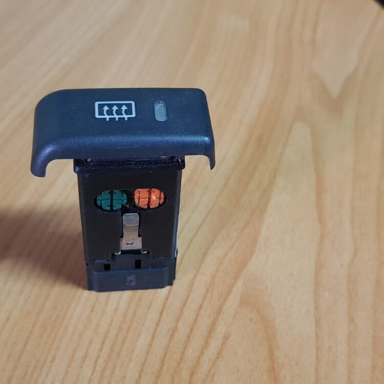 Land Rover Discovery 1 Rear Window Defrost Control Switch