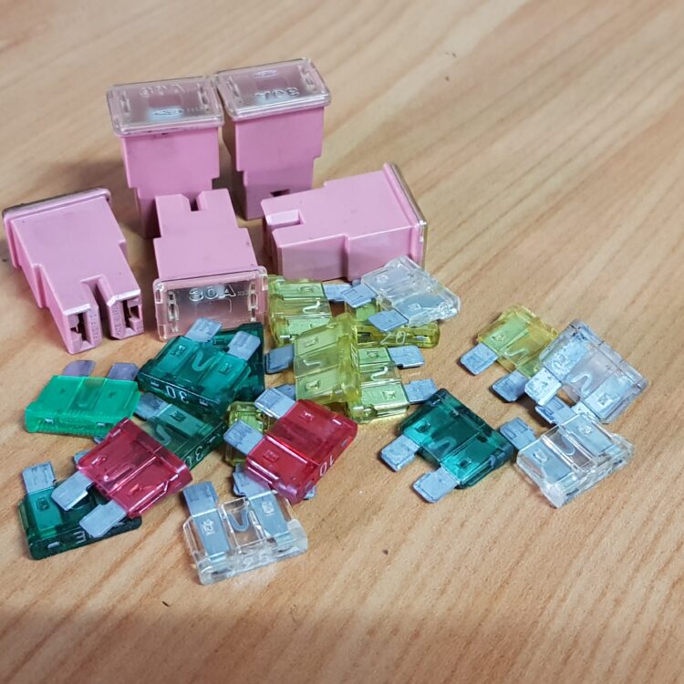 land rover discovery 1 fuse - 20A - 30A